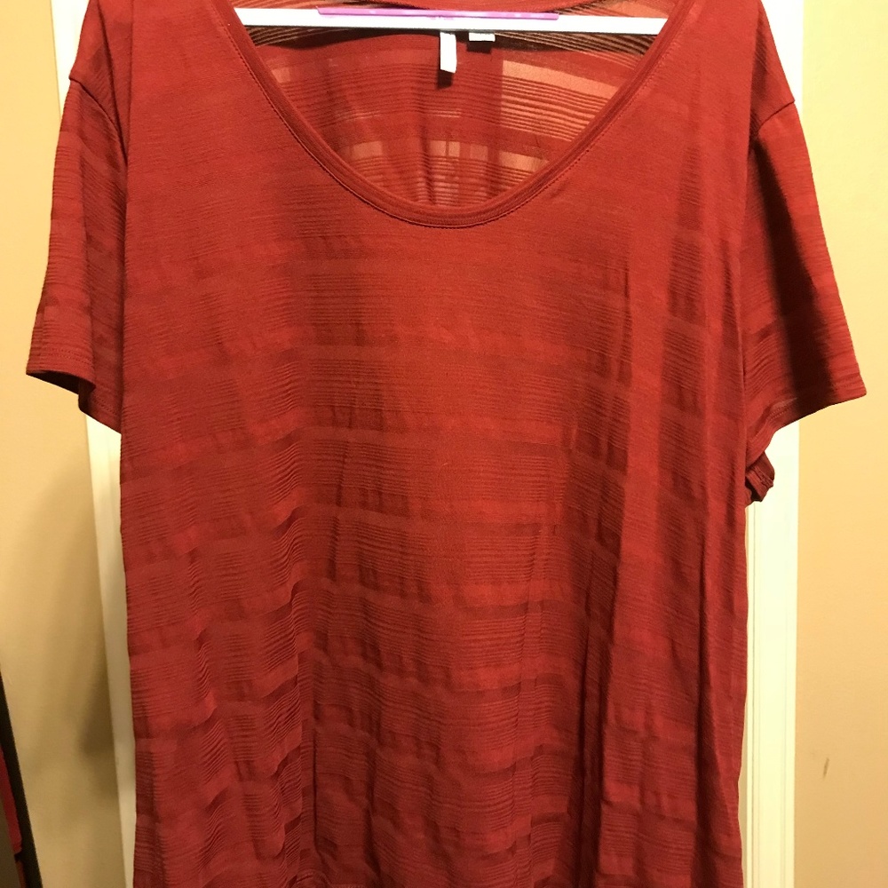 NWOT Cato Fashions 26/28W Burgundy Striped Tee